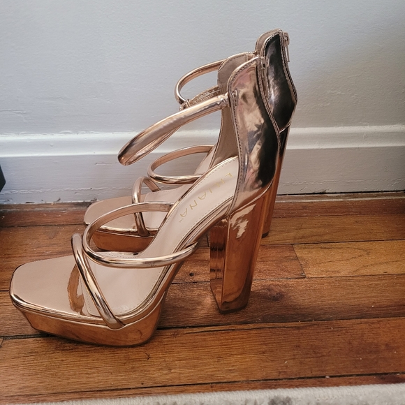 Michelle Rose Metallic Gold High Heel Chunky Platform Sandals - Picture 6 of 8